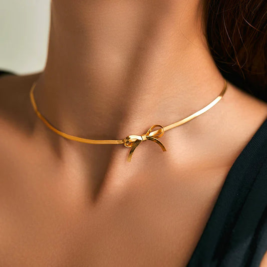 Bow Necklace